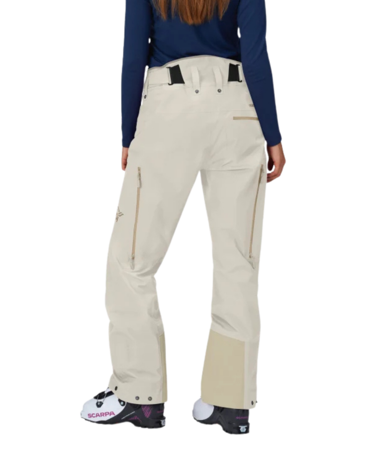 Pantalon de Ski de Rando Norrona Lofoten Gore-Tex Femme Oatmeal, couleur blanc beige, vue portée arrière